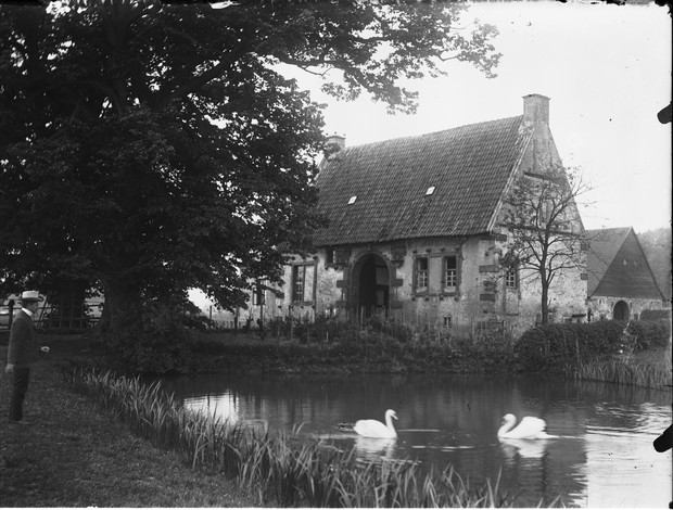 Foto vom Torhaus und dem Großen Vorwerk der Werburg dahinter vom Beginn des 20. Jh. (Archiv L. Seippel).